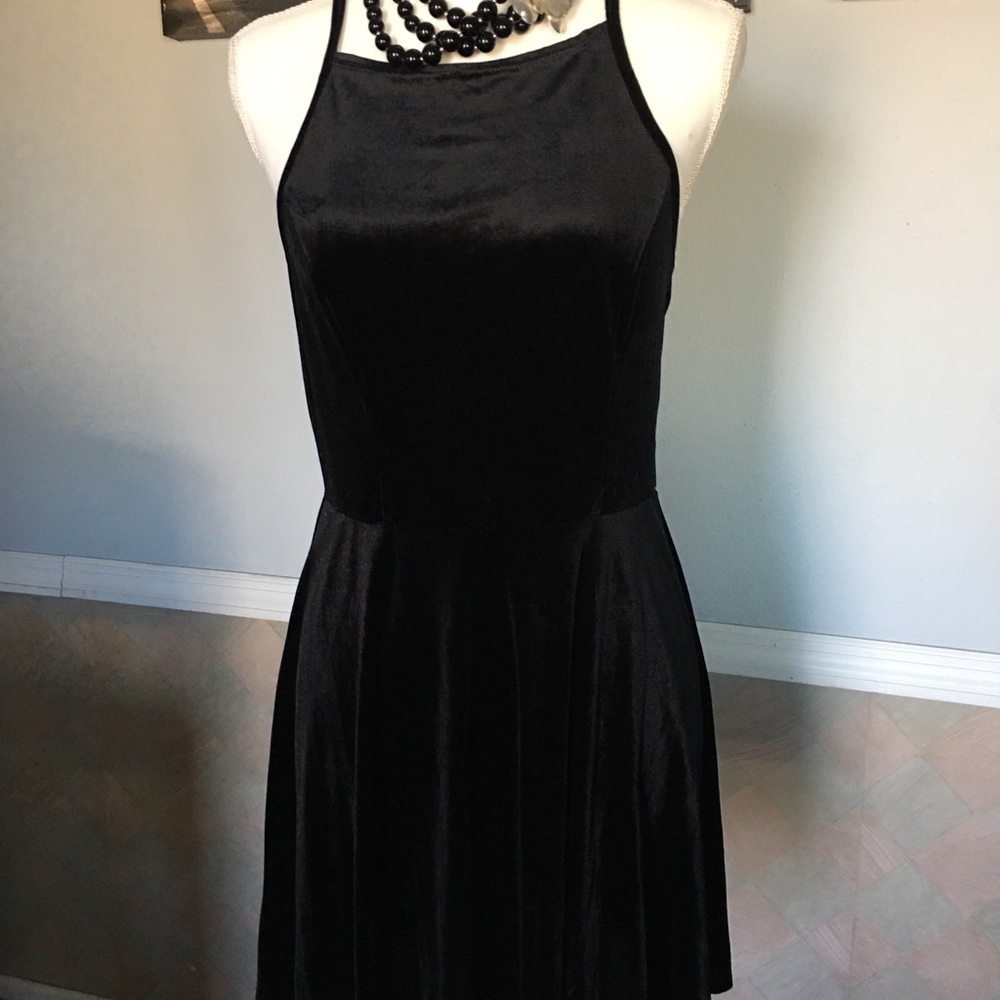 Dress - Picture 2 of 3